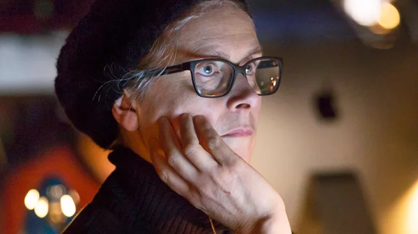 Είναι η Κέιτι Μίτσελ η πιο μαχητική φεμινιστική φωνή του ευρωπαϊκού θέατρου;