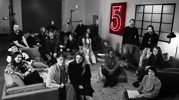 "Stranger Things": Πρώτη ματιά στα γυρίσματα της 5ης σεζόν της καλτ σειράς