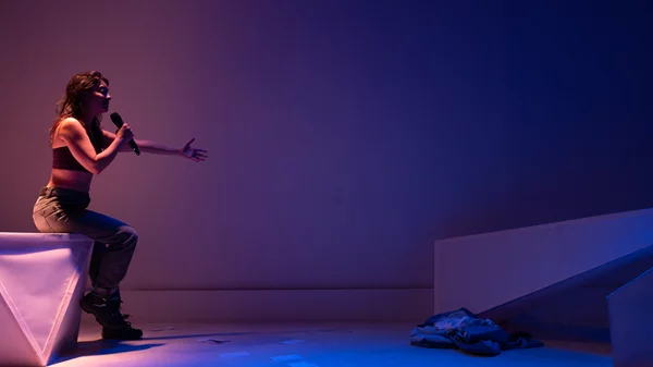 "Εκατό λέξεις για το χιόνι" βλέπουμε στο Θέατρο του Νέου Κόσμου