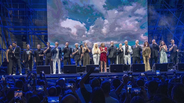 Βασίλης Καρράς: Το Καλλιμάρμαρο τραγούδησε για τον θρύλο του λαϊκού τραγουδιού