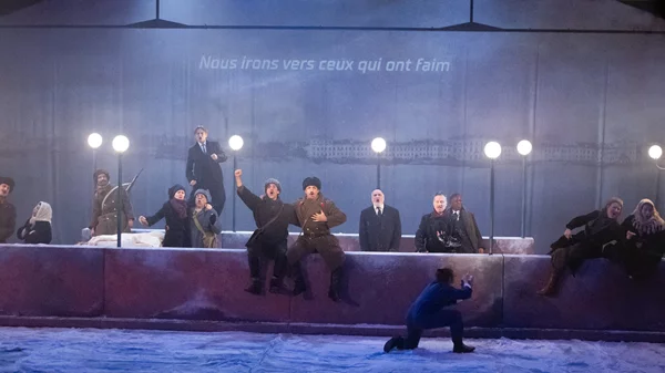 Όλα όσα πρέπει να ξέρετε για την Αριάν Μνουσκίν και το Θέατρο του Ήλιου