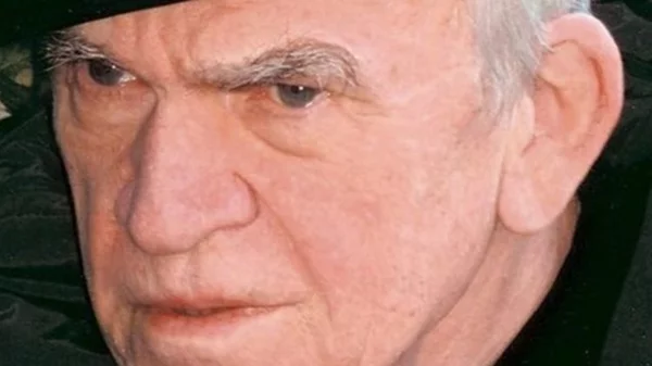 Ο Μίλαν Κούντερα και η πανάλαφρη βαρύτητα της ειρωνείας