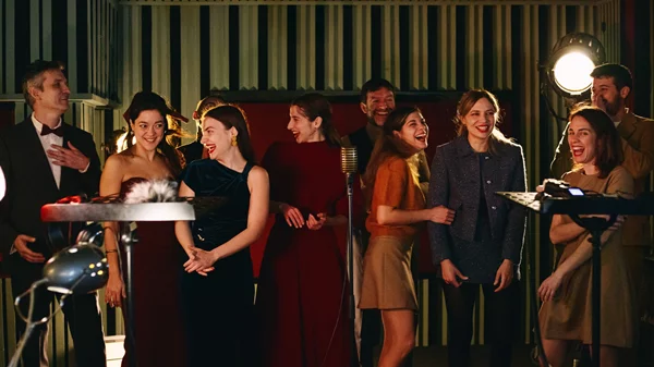 "Το Φουλάρι": Μια σύγχρονη όπερα - πείραμα ήχου και ψυχολογίας στο Ολύμπια Δημοτικό Μουσικό Θέατρο "Μαρία Κάλλας"