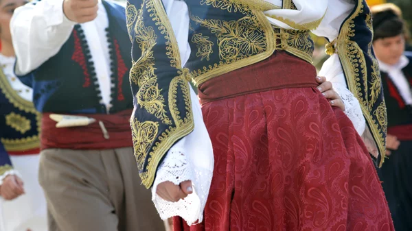 "Από το μουσείο στην οθόνη. Ιστορίες ενδυμάτων": Διαδικτυακό αφιέρωμα για το ένδυμα στην Ελλάδα