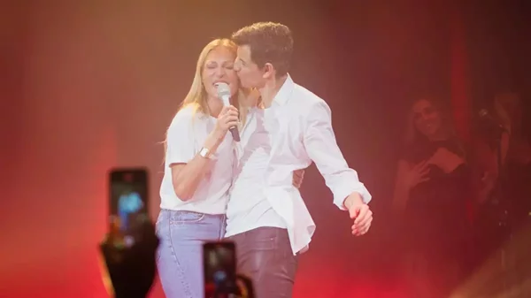 Νατάσα Θεοδωρίδου και Σάκης Ρουβάς μαζί στο ‘Έναστρον’