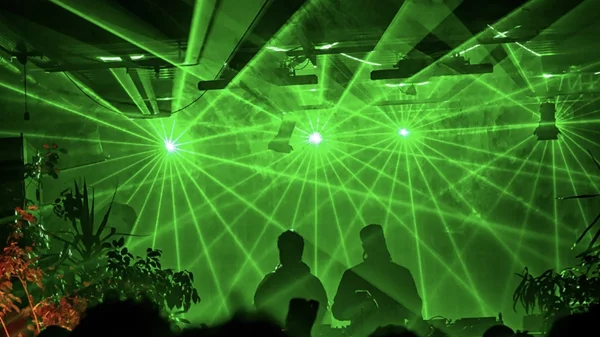 Ο John Talabot και ο DJ Sotofett σε ένα εκρηκτικό back to back στο Ωδείο Αθηνών