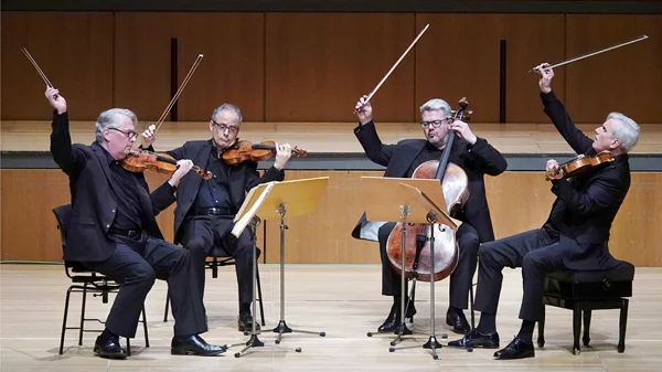 Δυναμική παρουσία κουαρτέτων εγχόρδων στο Μέγαρο: ο αποχαιρετισμός των "Έμερσον", η επανάκαμψη των "Τετρακτύς" και μια νέα άφιξη