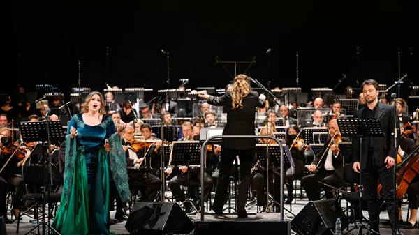 Ουσιαστικές λυρικές προσφορές του Δήμου Αθηναίων: "Πρωτομάστορας" του Καλομοίρη και οπερατικό γκαλά για τα 100 χρόνια από τη γέννηση της Κάλλας