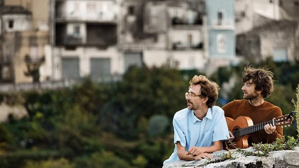 Η μαγευτική νορβηγική folk των Kings of Convenience στο Θέατρο Ακροπόλ