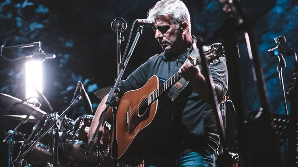 Ο Δημήτρης Μυστακίδης έρχεται τα Σάββατα του Μαρτίου στον club του "Σταυρού του Νότου"