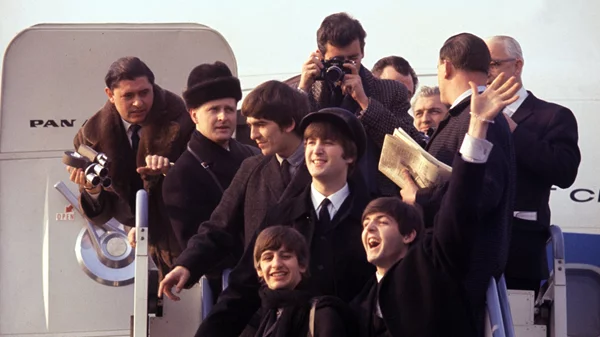 "Beatles ‘64": Πρώτο τρέιλερ για το μουσικό ντοκιμαντέρ της χρονιάς από το Disney+
