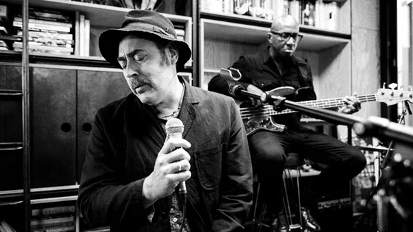 Η ήρεμη δύναμή των Tindersticks σε 16mm