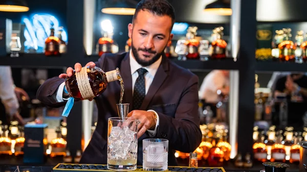 "Ταξίδι" στον κόσμο του Blanton’s Bourbon στην Athens Bar Show 2022