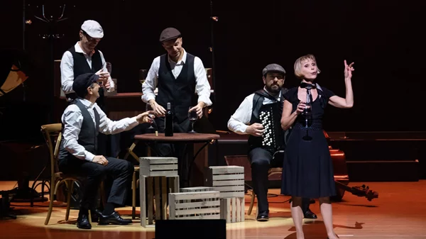 "Piaf! The Show": Μια παράσταση για το θρυλικό σπουργίτι της Γαλλίας