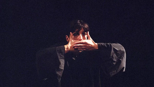 "Μαράν Αθά": Η Γιασεμί Κηλαηδόνη ξανά στον μονόλογο-σταθμός της πορείας της