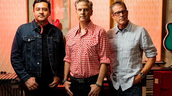 "Calexico": Στην έρημο ξανά!