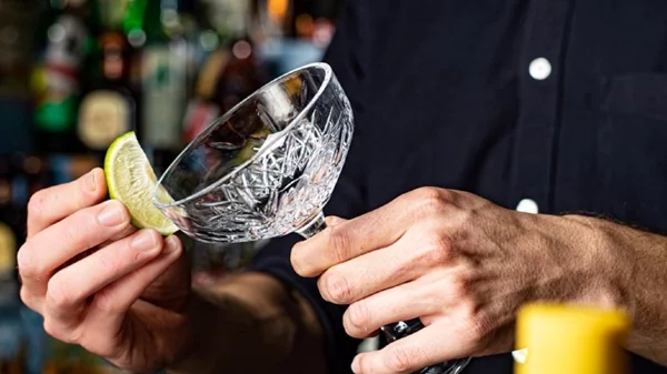 Margarita day: Μην τη μαδάς, πιες την, σε 5 μπαρ που τη γιορτάζουν