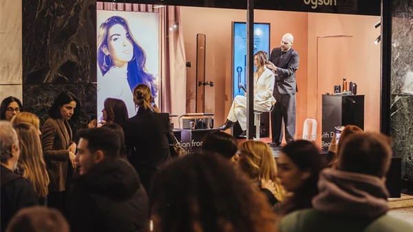 Μια πρωτοποριακή εμπειρία hairstyling στην καρδιά της Αθήνας