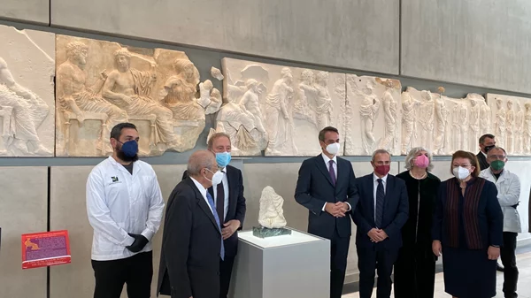 Το "θραύσμα Fagan", τμήμα της ζωφόρου του Παρθενώνα, μπορεί να μείνει για πάντα στην Αθήνα