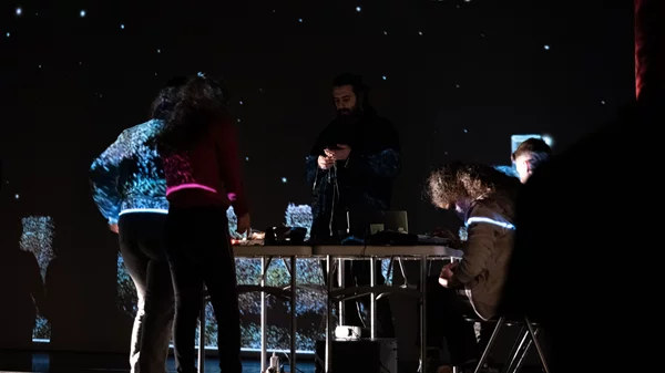 Τι κοινό έχουν τα δημοτικά τραγούδια με το χιπ χοπ; Το Δημοτικό Θέατρο Πειραιά απαντά