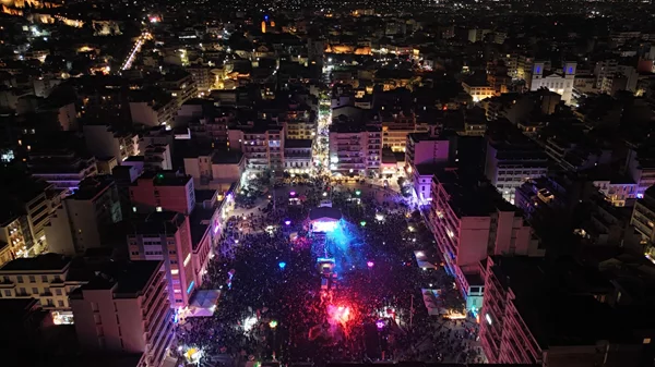 Σε ρυθμούς καρναβαλιού με φαντασμαγορική έναρξη η Πάτρα