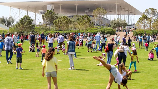 Πρωτομαγιά στην πόλη βολτάροντας στη φύση