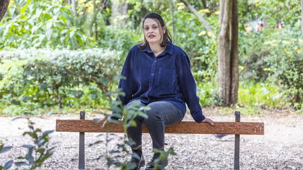 "Σωτηρία": Όταν αποφάσισε να γράψει λογοτεχνία η Χαρά Ρόμβη ήξερε ήδη ότι οι ήρωές της θα είναι μικροαστοί