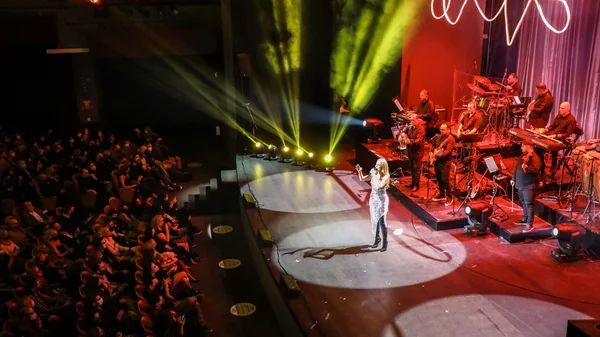 Νέες συναυλίες για τη Νατάσα Θεοδωρίδου μετά τα sold-out στο Θέατρο Παλλάς