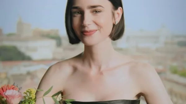 "Emily in Paris": Το Netflix δίνει το πράσινο φως για 5η σεζόν