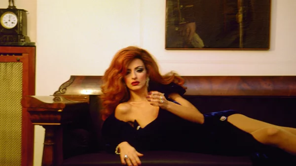 Η έκθεση "Κανονικότητες στη ΛΟΑΤΚΙ+ κοινότητα" υπενθυμίζει πως η αποδοχή της διαφορετικότητας είναι μονόδρομος