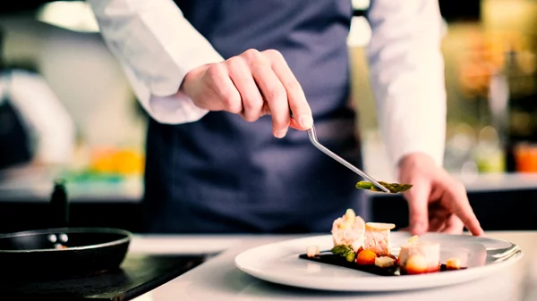 Ο Εκπαιδευτικός Πρωταγωνιστής των Χρυσών Σκούφων 2022