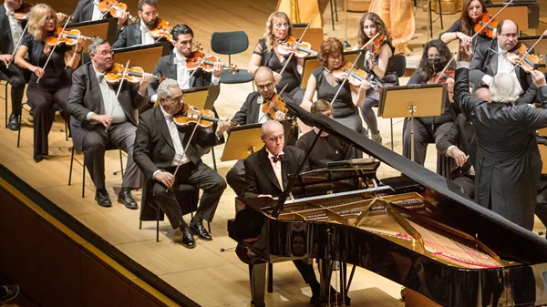 Μαγικός Πογκορέλιτς απογειώνει μία σπουδαία συναυλία της ΚΟΑ υπό τον Ωγκέν