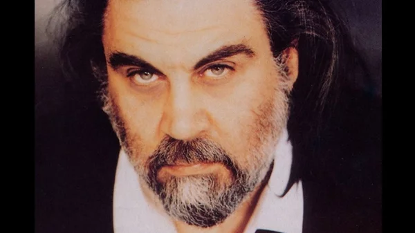 Έφυγε από τη ζωή ο Βαγγέλης Παπαθανασίου