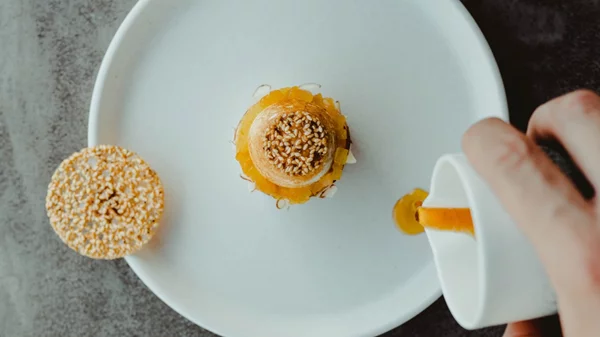 Στάση Μετρό Σύνταγμα: Στο "Zillers, την επιτομή του αθηναϊκού ευ ζην"