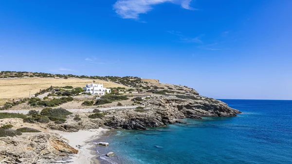 Σχοινούσα: Όμορφη, δραστήρια και πολύ νεανική