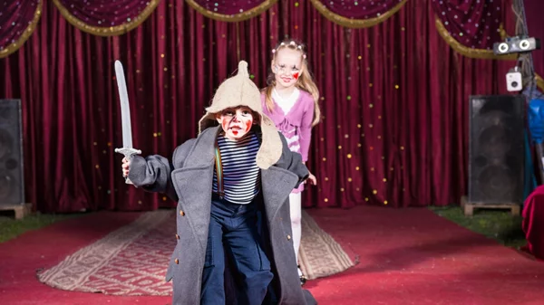 Αφιέρωμα στο παιδικό θέατρο: Οι παραστάσεις που δεν πρέπει να χάσουν μικροί και μεγάλοι