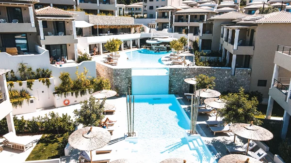 "Crystal Waters Lefkada": Γαστρονομία και χαλάρωση σε σαγηνευτικό pairing