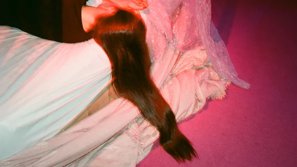 "Taking up Space": Μια pop up έκθεση που δίνει χώρο σε γυναίκες καλλιτέχνιδες