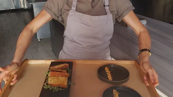 Αφροδίτη Γεωργιάδου: "Μεγάλωσα με αρώματα κουζίνας και χέρια γεμάτα ζυμάρια"