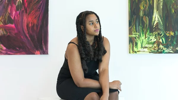 Corrine Slade: "Πάντα βλέπω τα έργα μου ως ένα παρηγορητικό καταφύγιο"