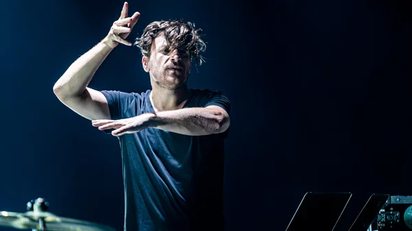 Parov Stelar: "Είμαι πολύ περίεργος: είστε ακόμη σε party mode στην Ελλάδα;"