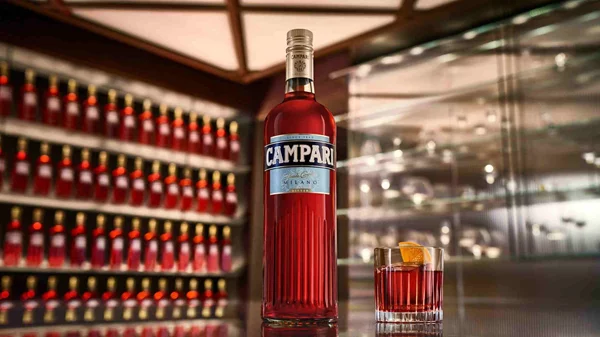 Το Campari επιστρέφει στις Κάννες με το "Campari Discover Red"