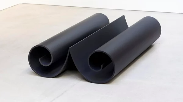 Οι περίπλοκες αφηγήσεις στα γλυπτά της Iman Issa