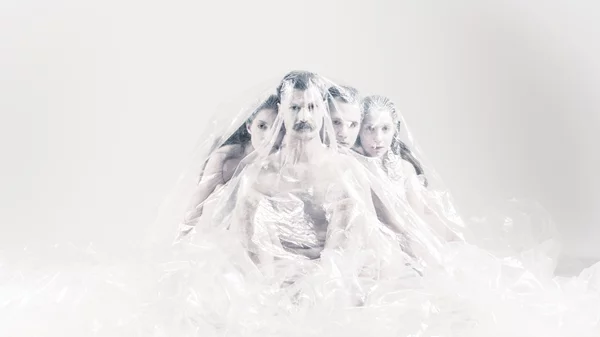 Το  "Γαϊτανάκι του πόθου" ανεβαίνει με τη ματιά της Αικατερίνης Παπαγεωργίου