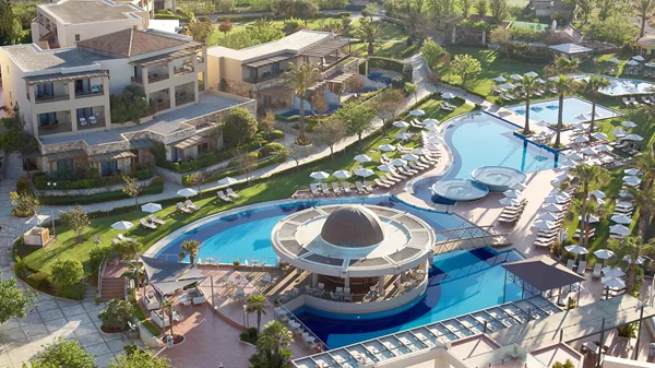 "Minoa Palace Resort", Χανιά: Παράδοση, ευεξία και παραθαλάσσια πολυτέλεια με άρωμα Κρήτης