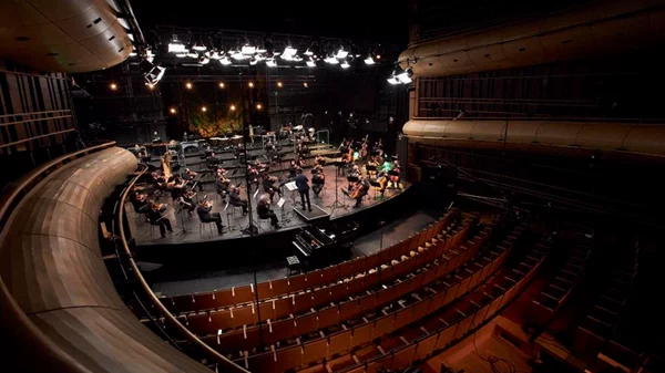 3 Πρωτομαγιάτικες συναυλίες στο Onassis Channel