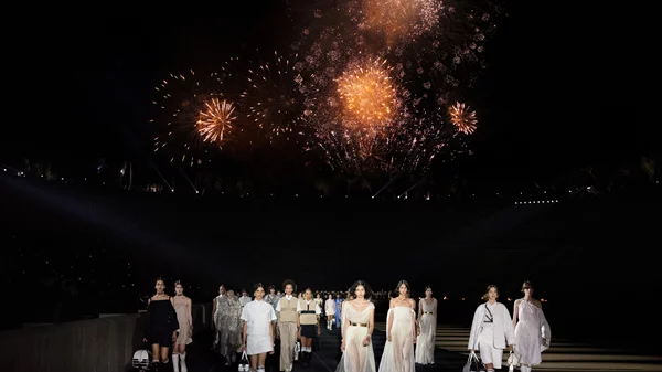 Μια ματιά στα παρασκήνια του σόου μόδας του Dior στην Ελλάδα