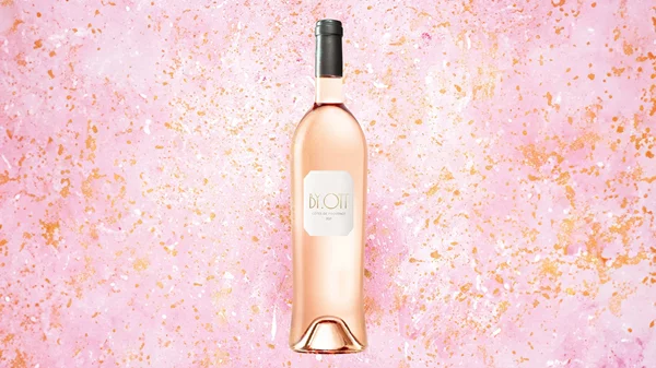 "By Ott": Η γοητεία της Προβηγκίας σε ένα απολαυστικό ροζέ