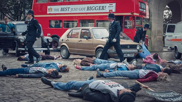 Το συγκινητικό, απόλυτα ποπ "It's a Sin" ήρθε στο Cinobo και αξίζει την προσοχή σας