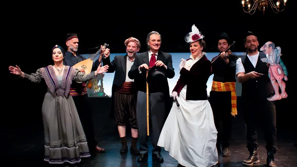 "Ο Φιάκας" : Ο Οδυσσέας Σταμούλης μπαίνει στην παρέα της απίθανης κωμωδίας του Από Μηχανής